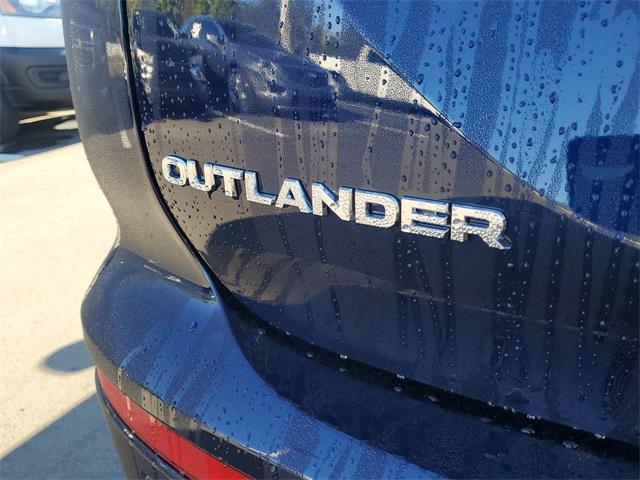 new 2025 Mitsubishi Outlander car, priced at $38,015