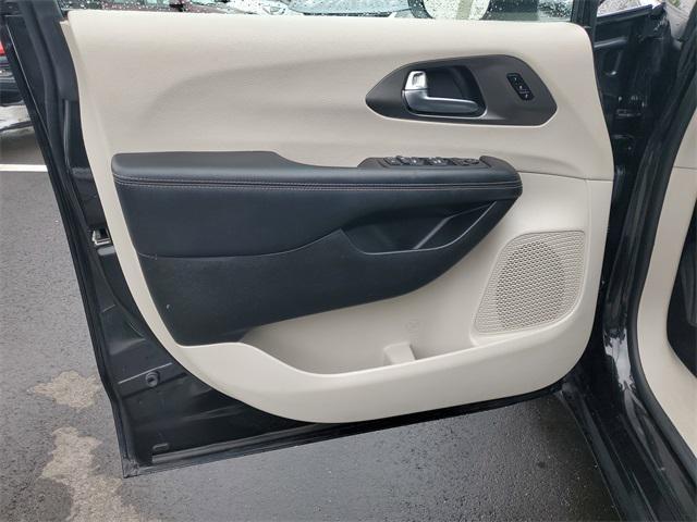 used 2023 Chrysler Pacifica car, priced at $19,888