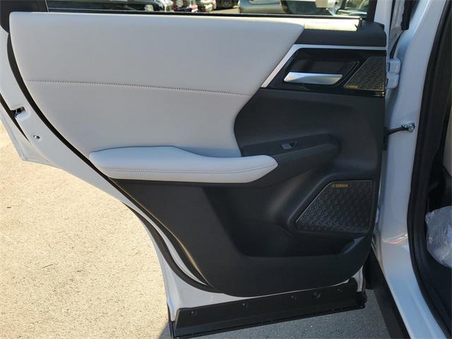 new 2025 Mitsubishi Outlander car, priced at $39,795