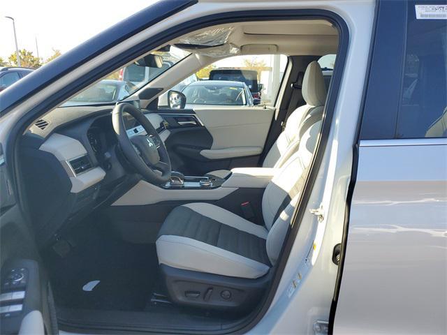 new 2025 Mitsubishi Outlander car, priced at $39,795