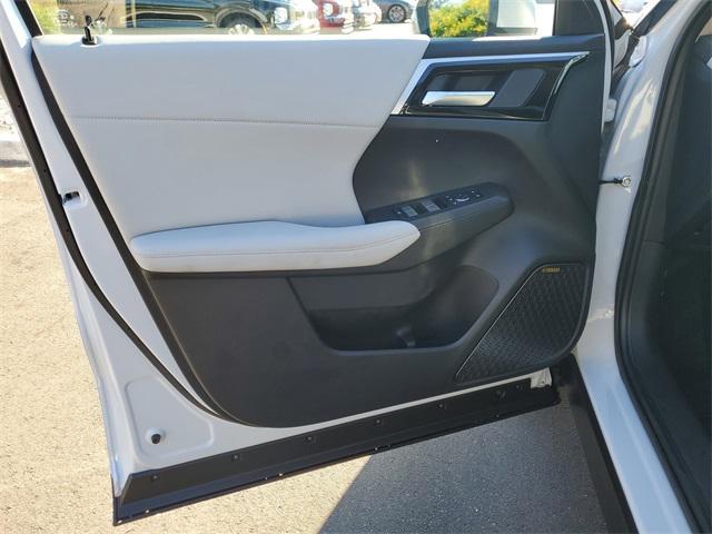 new 2025 Mitsubishi Outlander car, priced at $39,795