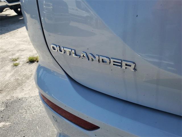 new 2024 Mitsubishi Outlander car, priced at $30,899