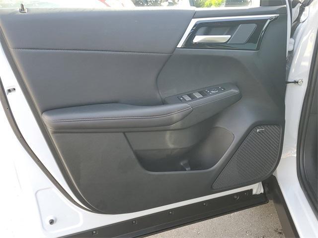 new 2025 Mitsubishi Outlander car, priced at $44,315