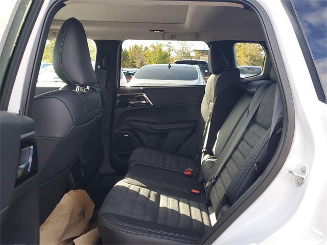 new 2025 Mitsubishi Outlander car, priced at $44,315