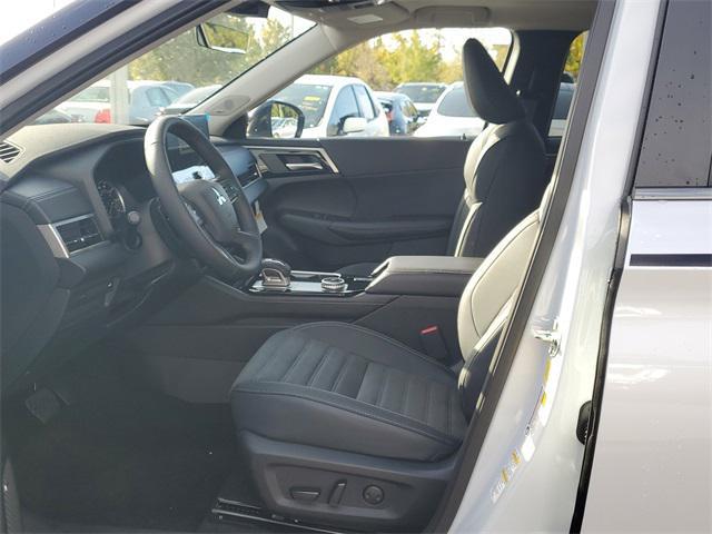 new 2025 Mitsubishi Outlander car, priced at $44,315