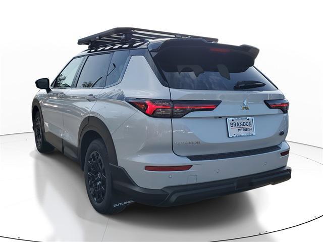 new 2025 Mitsubishi Outlander car, priced at $44,315