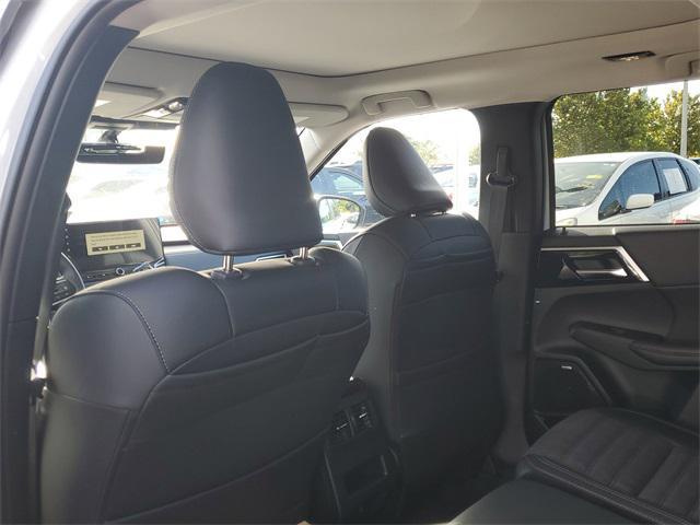 new 2025 Mitsubishi Outlander car, priced at $44,315