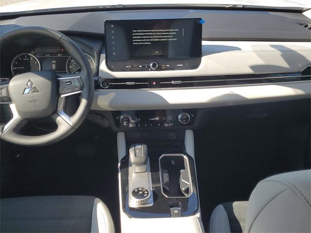 new 2025 Mitsubishi Outlander car, priced at $35,825