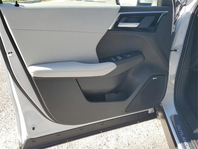 new 2025 Mitsubishi Outlander car, priced at $35,825