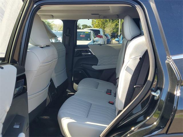 new 2025 Mitsubishi Outlander car, priced at $40,395