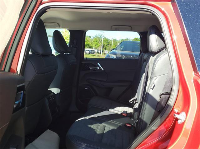 new 2025 Mitsubishi Outlander car, priced at $35,715