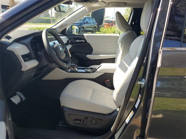 new 2025 Mitsubishi Outlander car, priced at $40,045