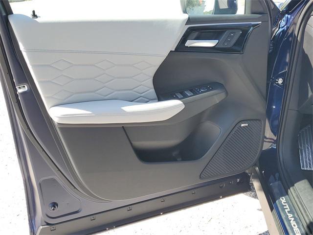 new 2025 Mitsubishi Outlander car, priced at $40,045