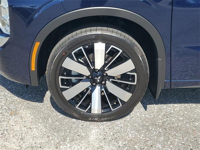 new 2025 Mitsubishi Outlander car, priced at $40,045