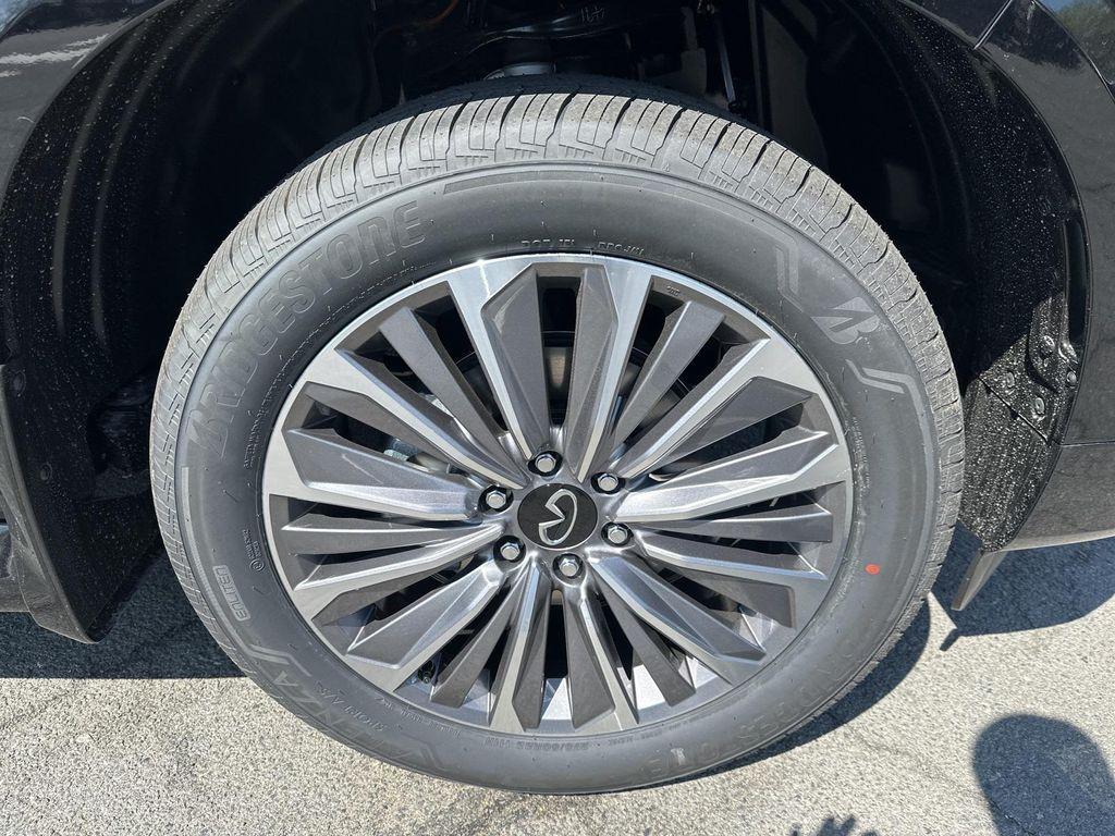 new 2025 INFINITI QX80 car, priced at $81,710