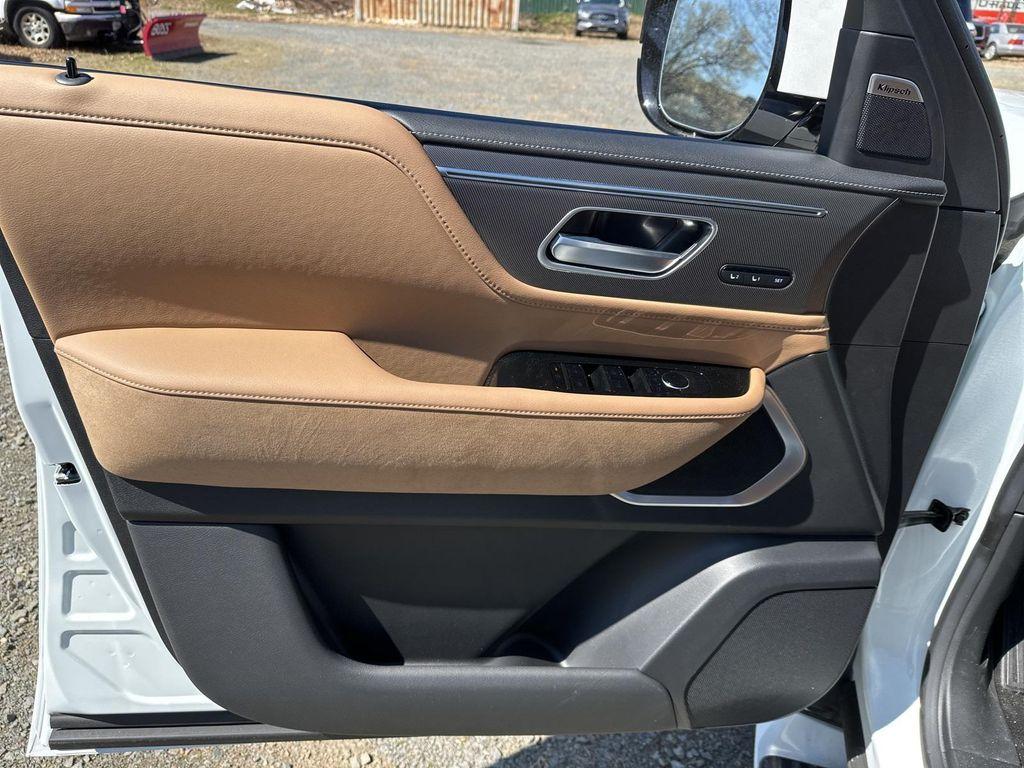 new 2025 INFINITI QX80 car, priced at $82,194