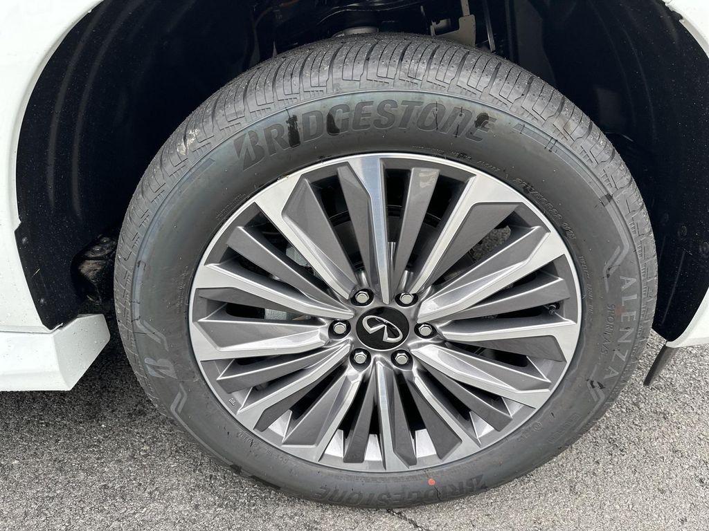 new 2026 INFINITI QX80 car, priced at $98,055