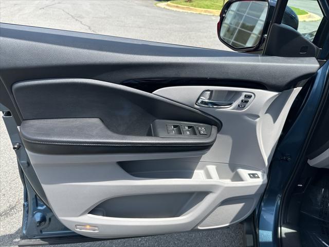 used 2020 Honda Pilot car, priced at $27,200