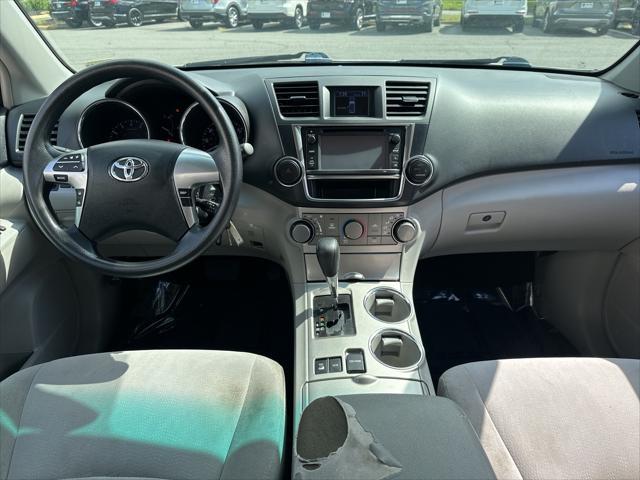 used 2013 Toyota Highlander car, priced at $14,990