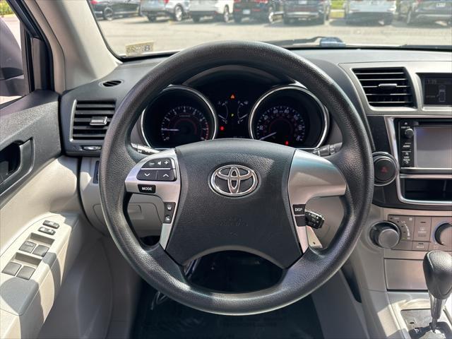 used 2013 Toyota Highlander car, priced at $14,990