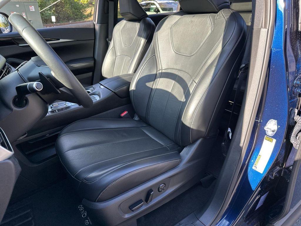used 2025 INFINITI QX60 car, priced at $38,600