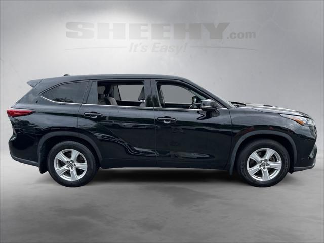 used 2020 Toyota Highlander car, priced at $27,200