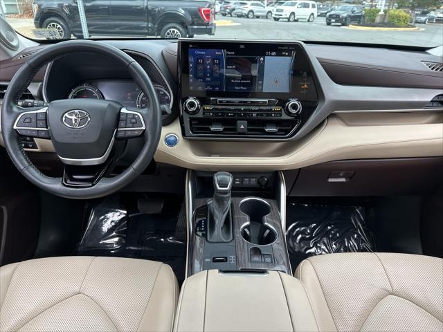 used 2022 Toyota Highlander Hybrid car, priced at $43,995