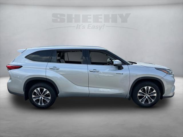 used 2021 Toyota Highlander Hybrid car, priced at $38,400