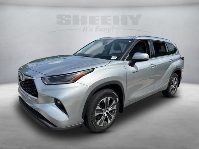used 2021 Toyota Highlander Hybrid car, priced at $38,400