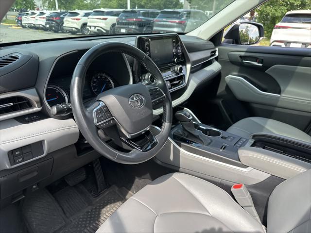 used 2021 Toyota Highlander Hybrid car, priced at $38,400