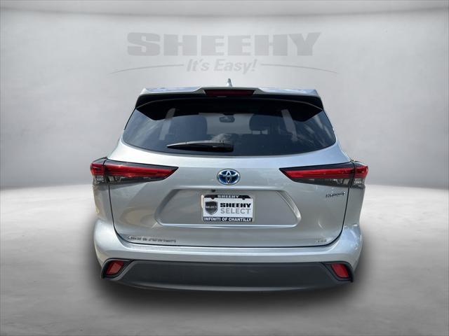 used 2021 Toyota Highlander Hybrid car, priced at $38,400
