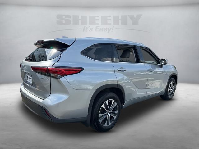 used 2021 Toyota Highlander Hybrid car, priced at $38,400