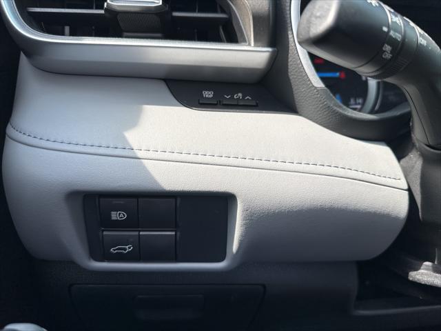 used 2021 Toyota Highlander Hybrid car, priced at $38,400