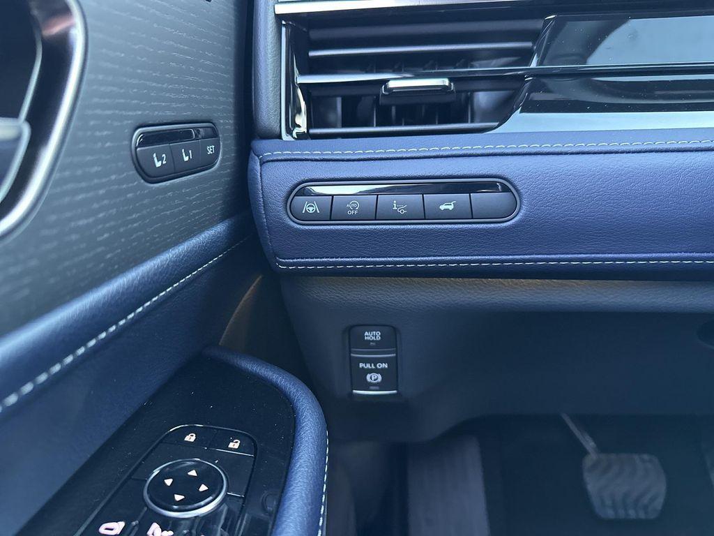 new 2026 INFINITI QX80 car, priced at $95,248