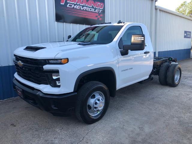 new 2025 Chevrolet Silverado 3500 car, priced at $61,613