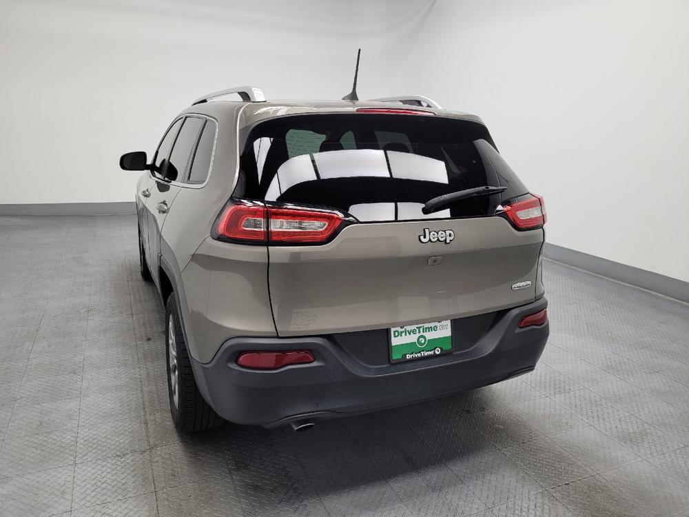 used 2018 Jeep Cherokee car, priced at $15,695