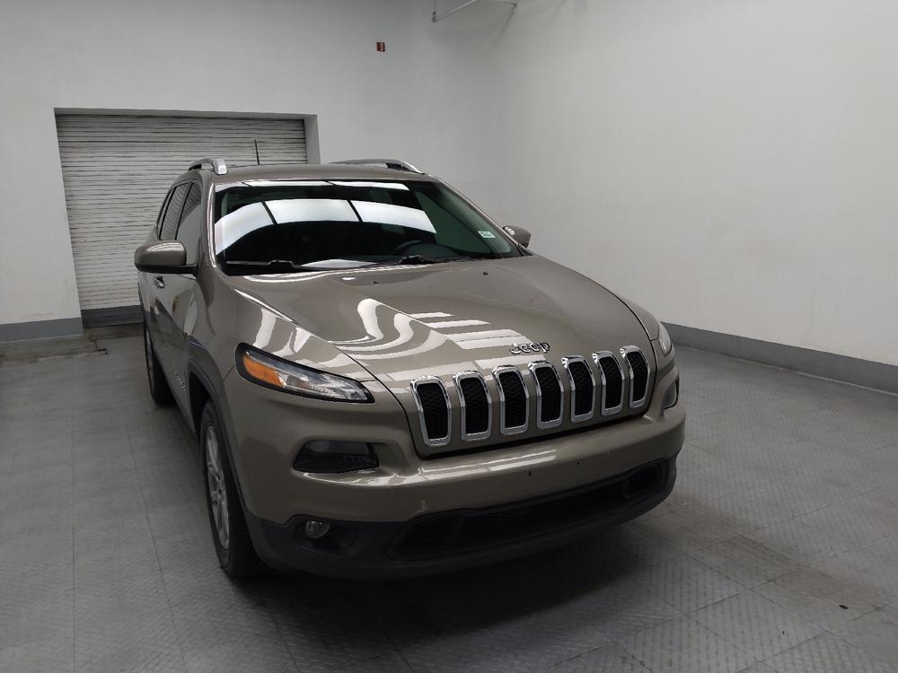 used 2018 Jeep Cherokee car, priced at $15,695