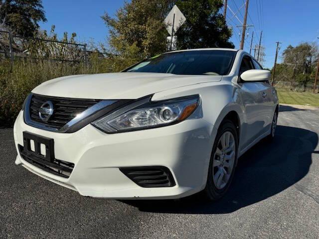 used 2016 Nissan Altima car, priced at $8,999