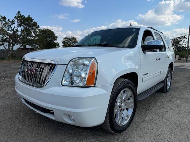 used 2013 GMC Yukon car, priced at $12,999