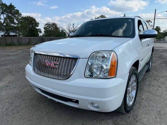 used 2013 GMC Yukon car, priced at $12,999