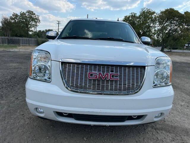 used 2013 GMC Yukon car, priced at $12,999