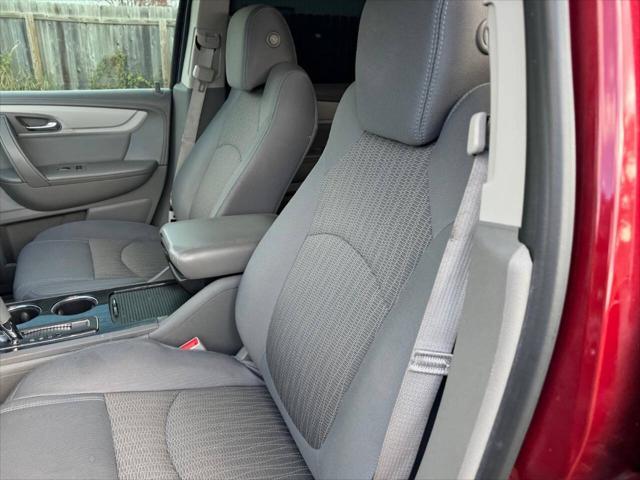 used 2015 Chevrolet Traverse car, priced at $8,999