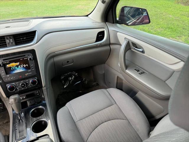 used 2015 Chevrolet Traverse car, priced at $8,999