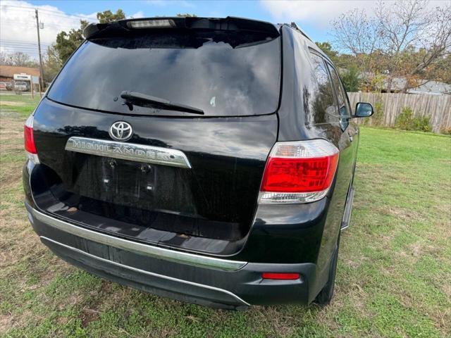 used 2013 Toyota Highlander car, priced at $8,999