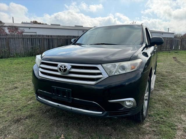 used 2013 Toyota Highlander car, priced at $8,999