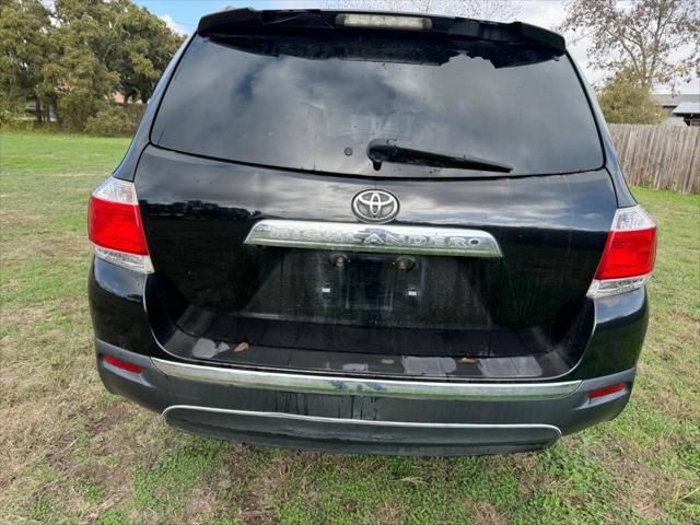 used 2013 Toyota Highlander car, priced at $8,999