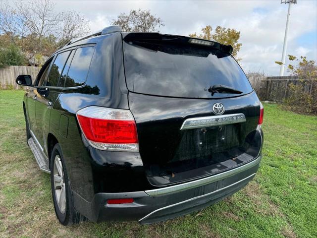 used 2013 Toyota Highlander car, priced at $8,999