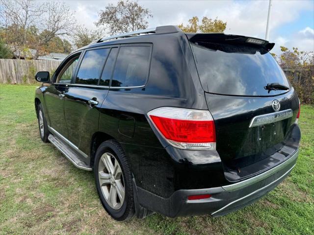 used 2013 Toyota Highlander car, priced at $8,999