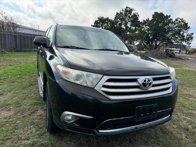 used 2013 Toyota Highlander car, priced at $8,999