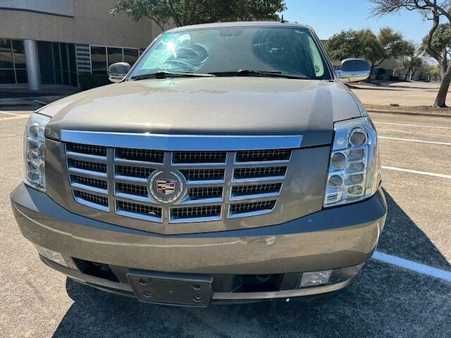 used 2012 Cadillac Escalade ESV car, priced at $8,999